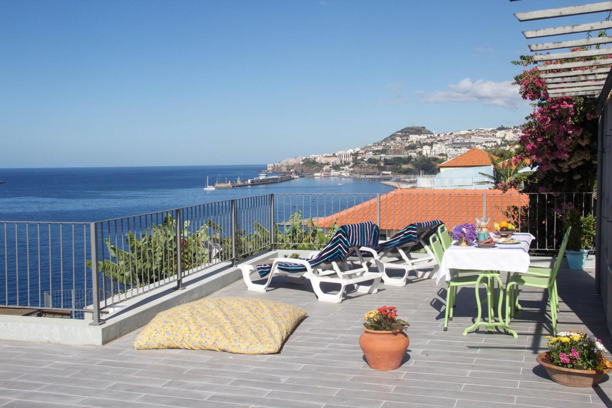 Irlanda` S - Funchal Seaside